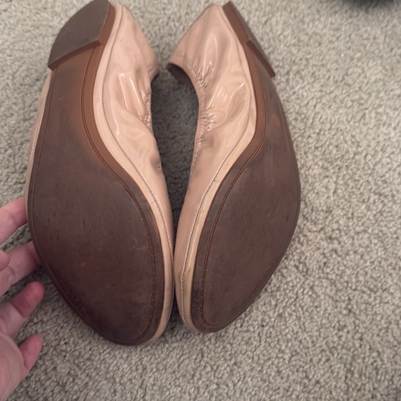 Patent leather light pink Tory Burch flats in size 9 - Picture 3 of 3